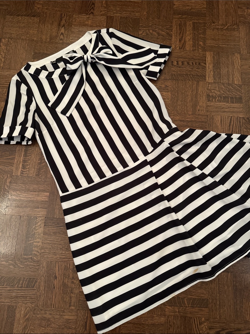 Moschino Black and White Striped Tie-Neck Women's Dress size 40 - Picture 2 of 7
